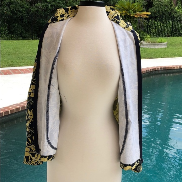 Weekenders zip up lightweight,floral print jacket - Picture 13 of 15